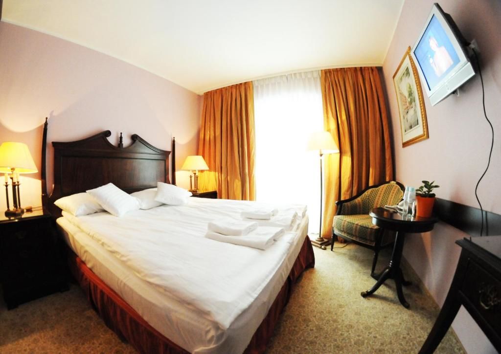 Отель Hotel Iskra by Katowice Airport Пирзовице-40